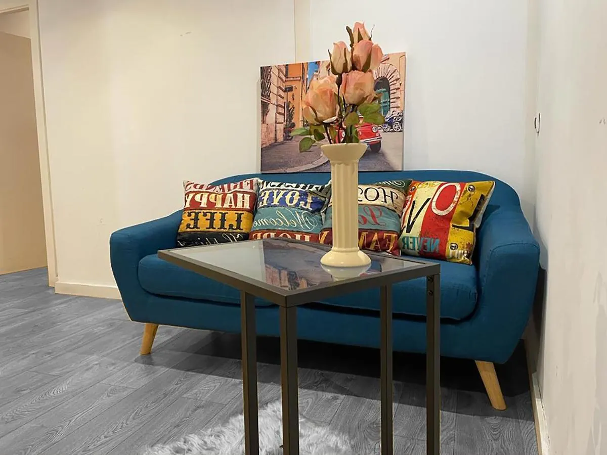 By La Rambla Rooms Barcelona