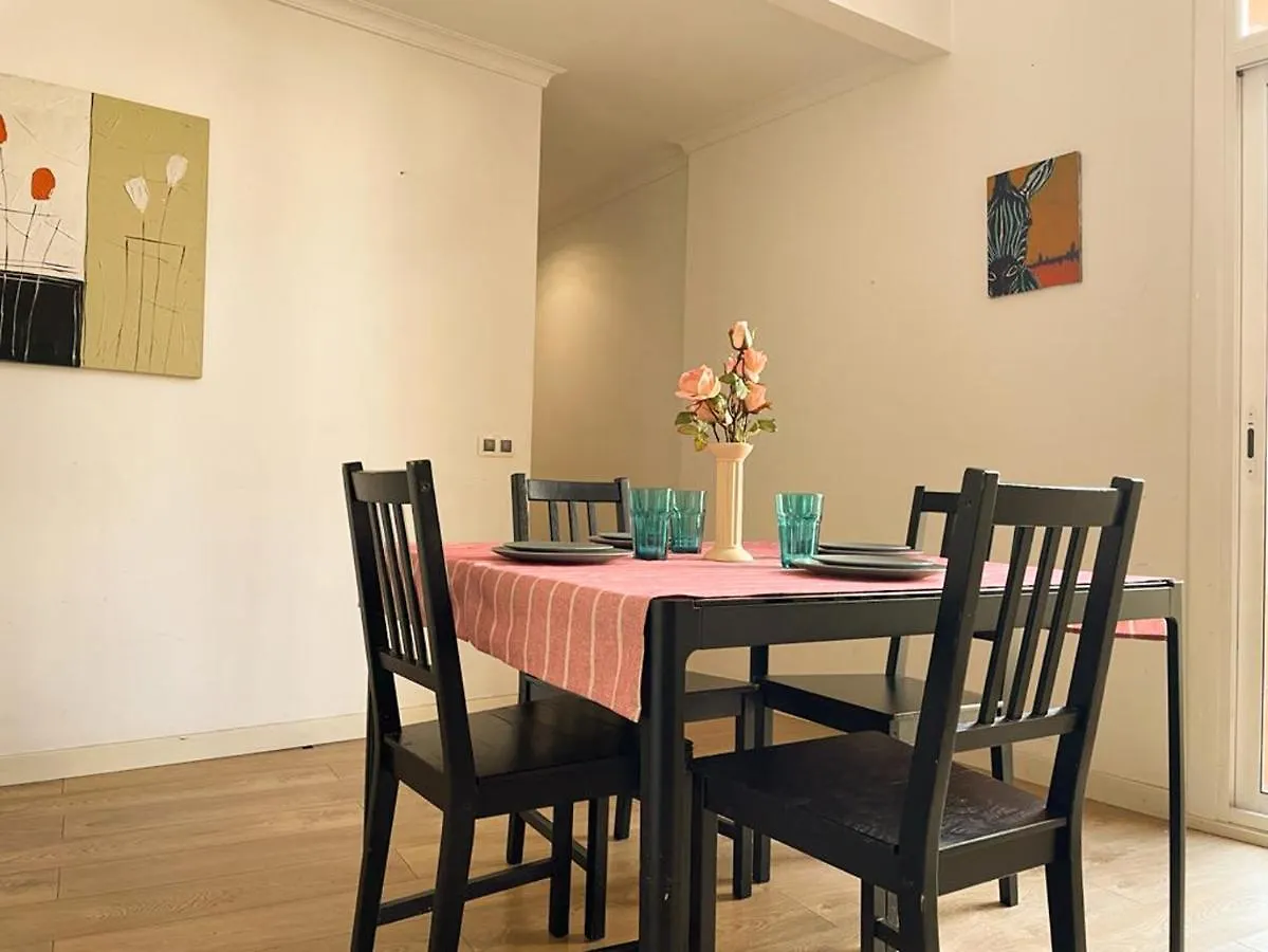 By La Rambla Rooms Hostel