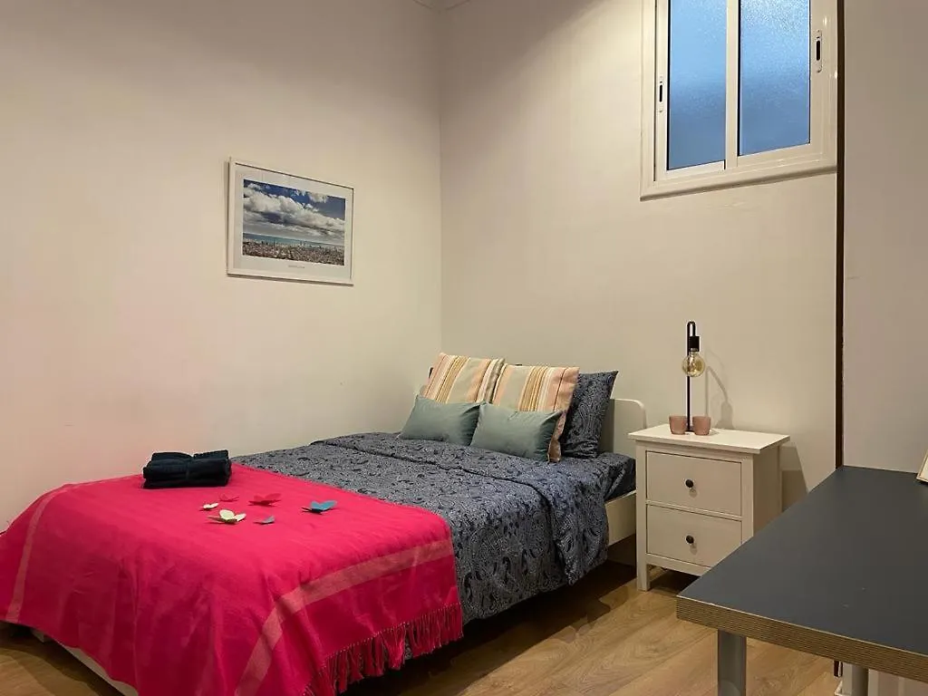 By La Rambla Rooms Hostel