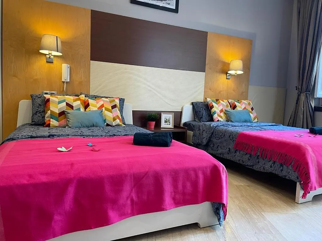 Hostel By La Rambla Rooms Spain