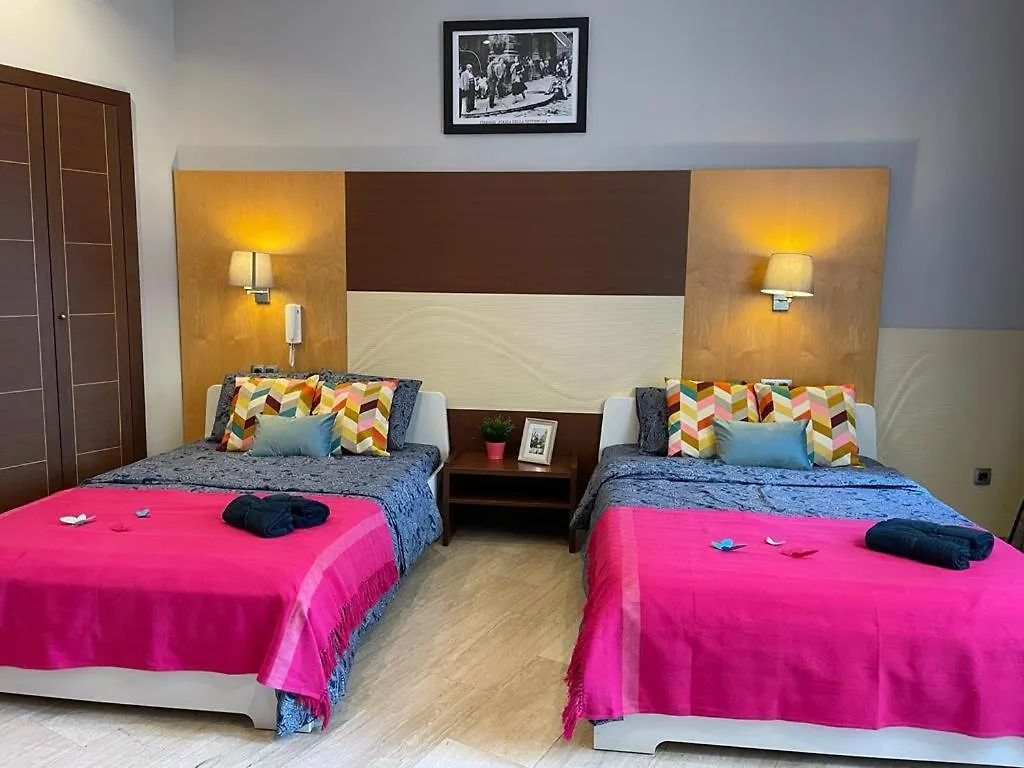 By La Rambla Rooms Barcelona