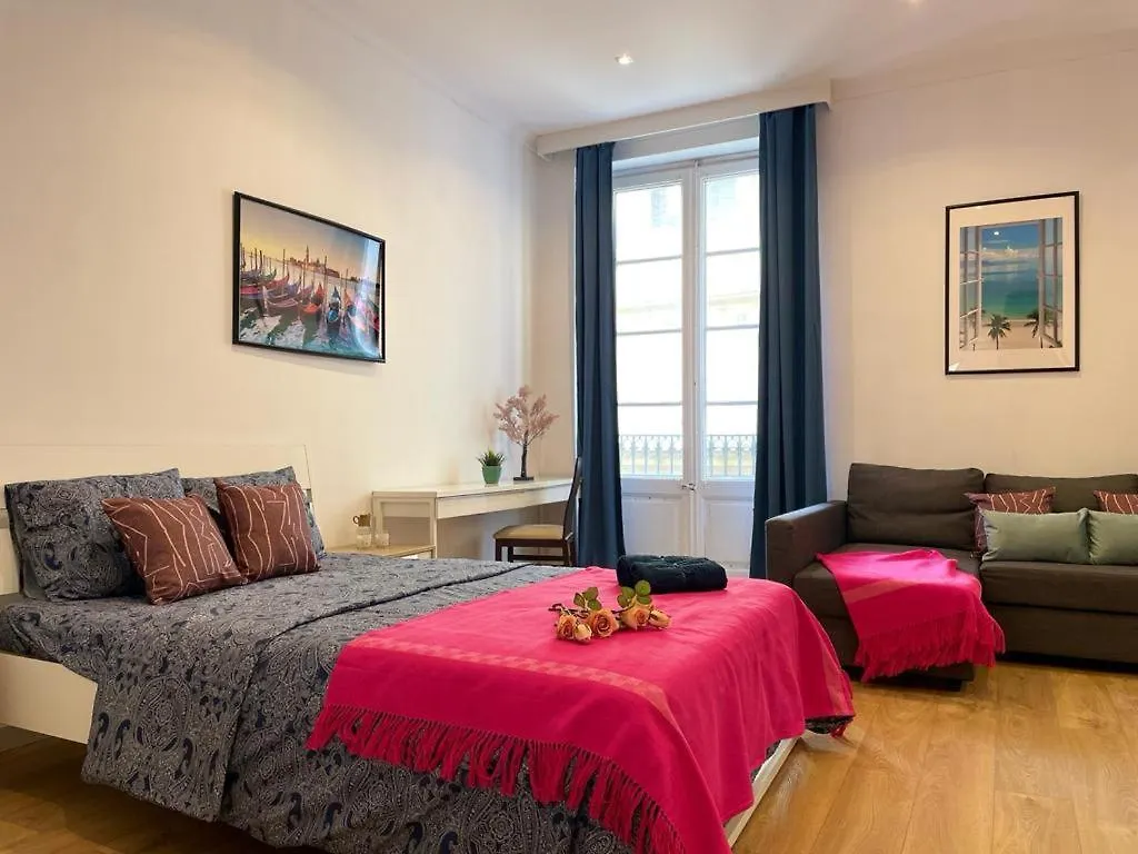 Hostel By La Rambla Rooms