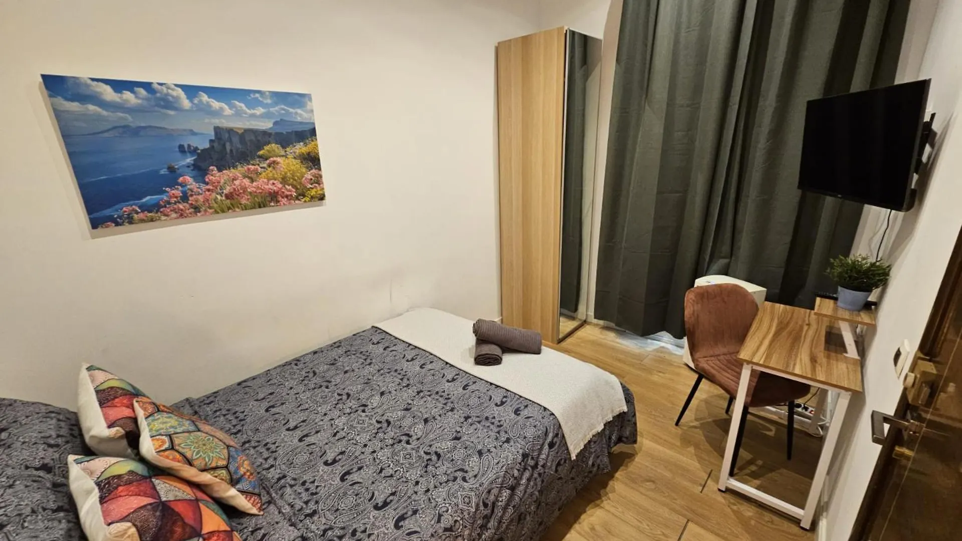 By La Rambla Rooms Hostel Barcelona
