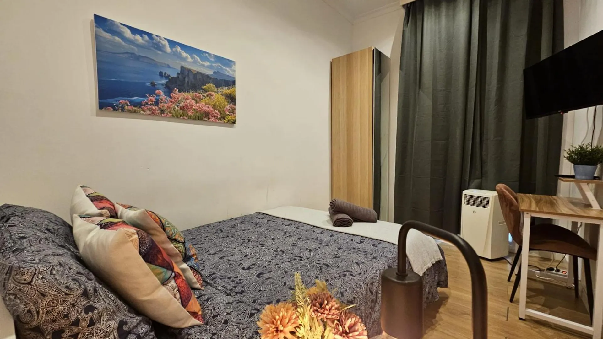By La Rambla Rooms Hostel Barcelona